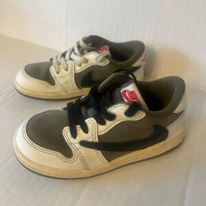 Air Jordan 1 Low OG SP (TD) Travis Scott Medium Olive DO5441-200 Size 9C No Box